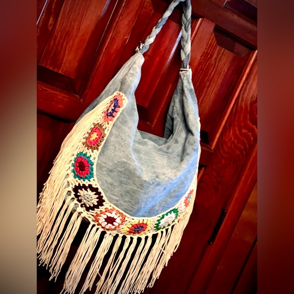 SOLD🔴 New NWT BLUE DENIM HANDCROCHETED BOHEMIAN SHOULDER BAG - Picture 5 of 15
